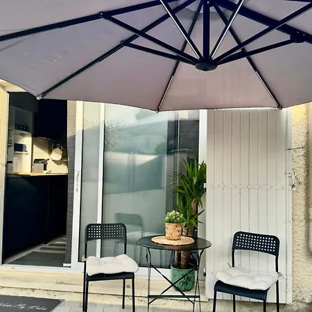 Dom wakacyjny Le Nid De Avignon Air-conditioned With Private Courtyard *
